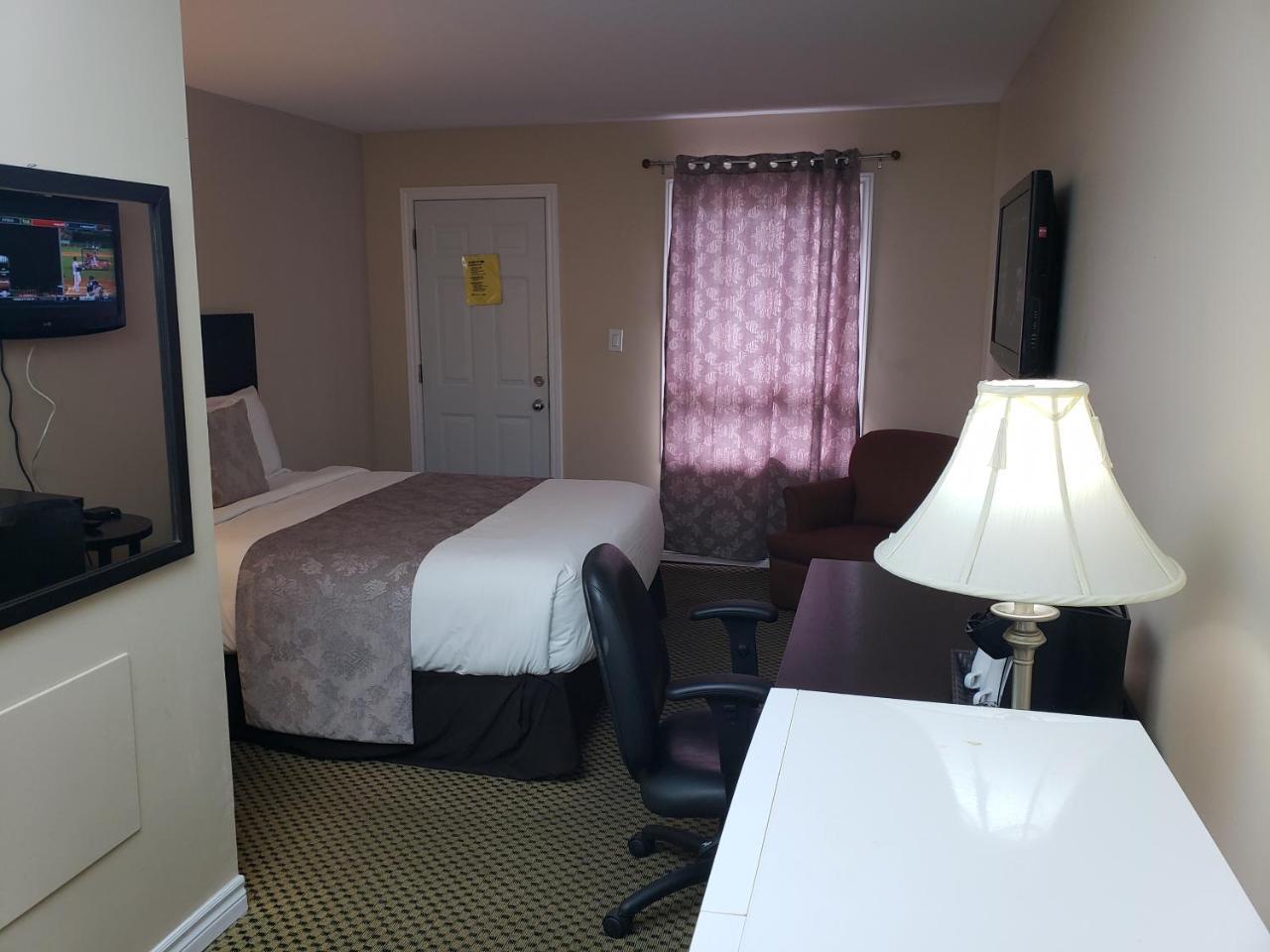 Regency Inn&Suites Cornwall Exterior foto
